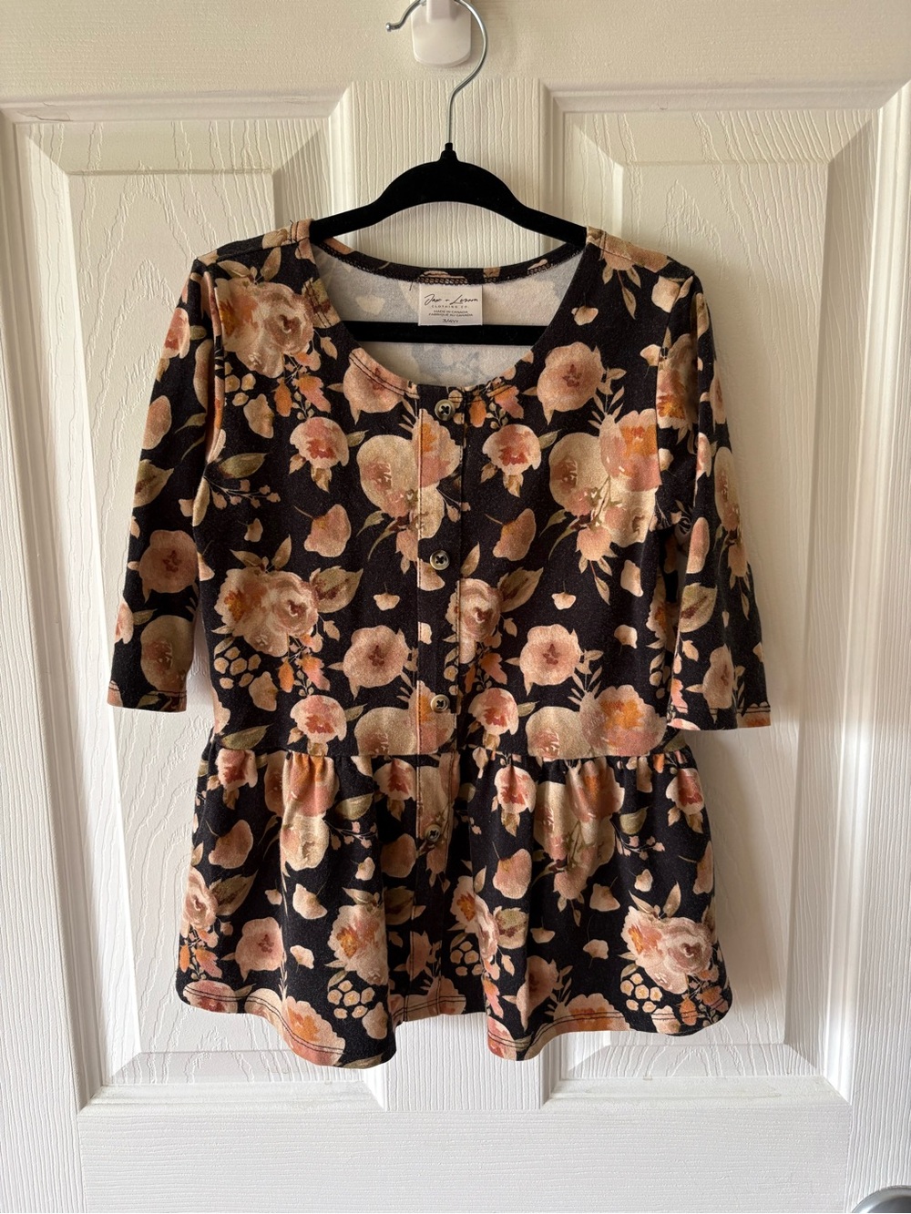 Moody Floral Peplum | Jax & Lennon